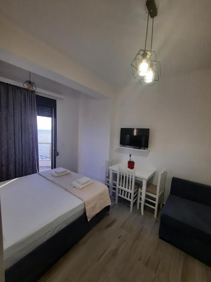 Nora'S Guesthouse ซารานเดอ ภายนอก รูปภาพ