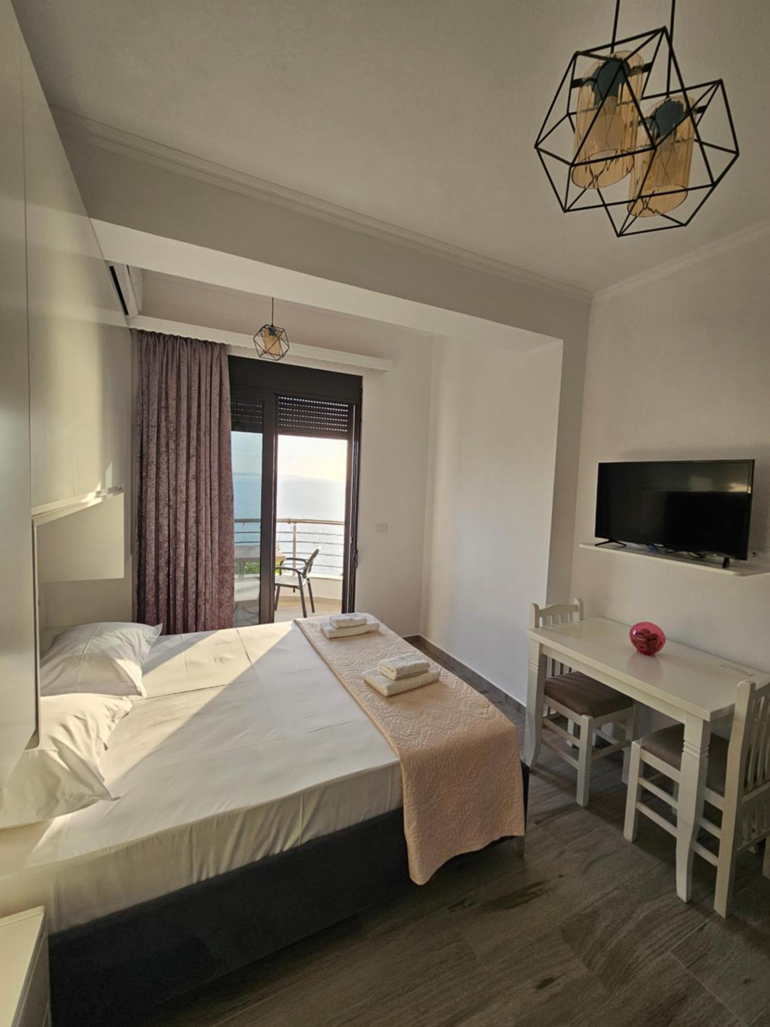 Nora'S Guesthouse ซารานเดอ ภายนอก รูปภาพ