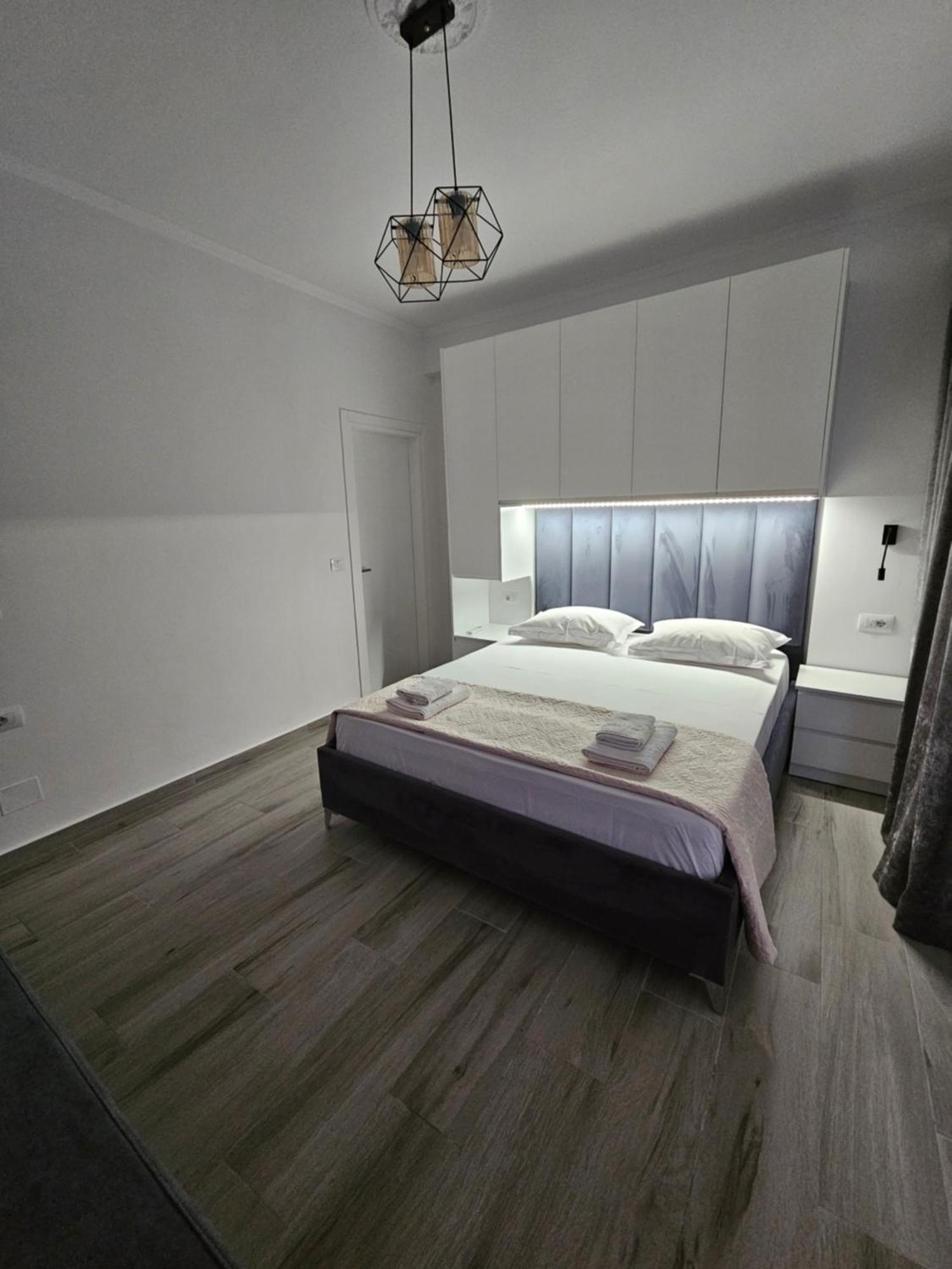 Nora'S Guesthouse ซารานเดอ ภายนอก รูปภาพ