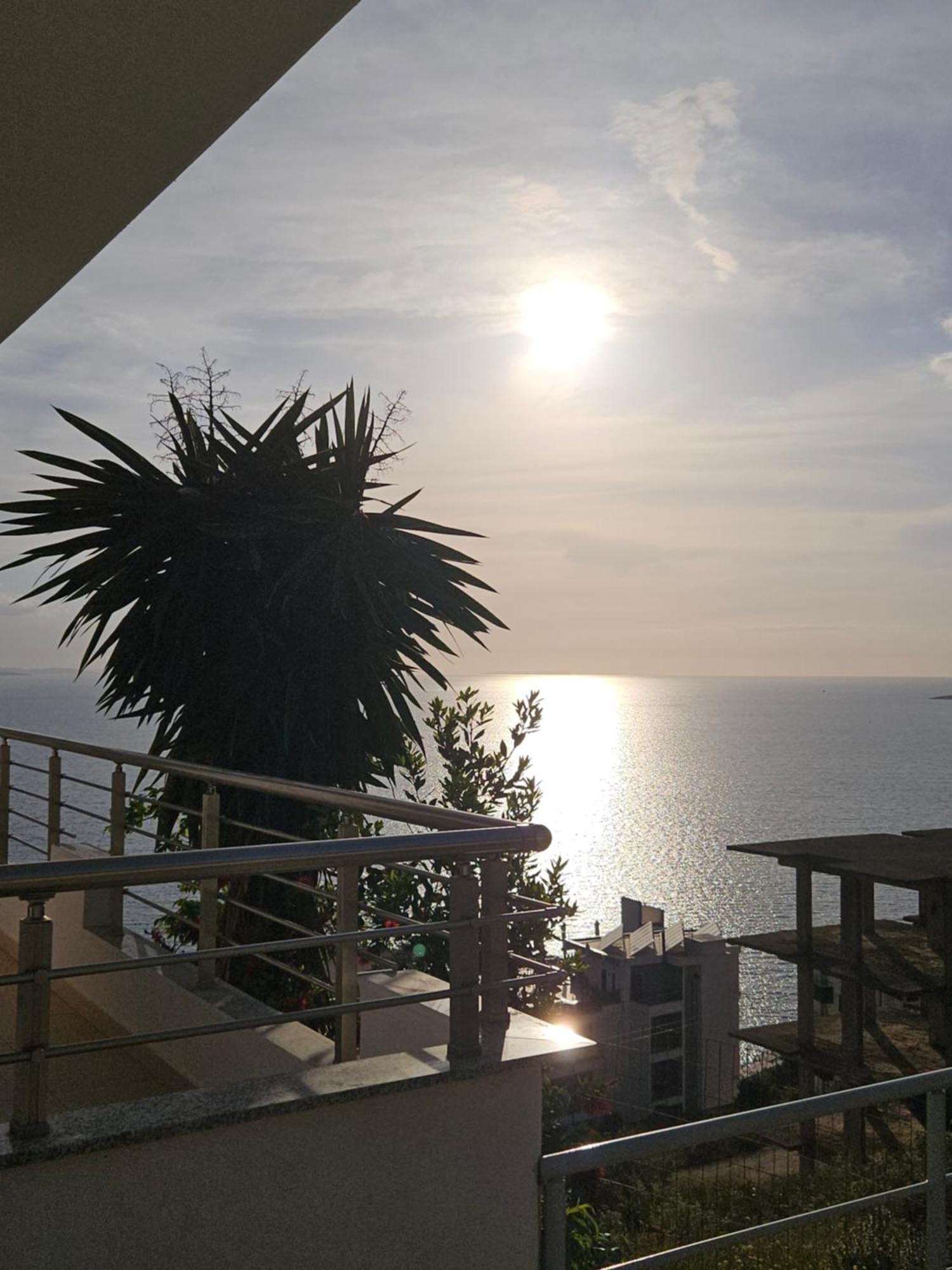 Nora'S Guesthouse ซารานเดอ ภายนอก รูปภาพ