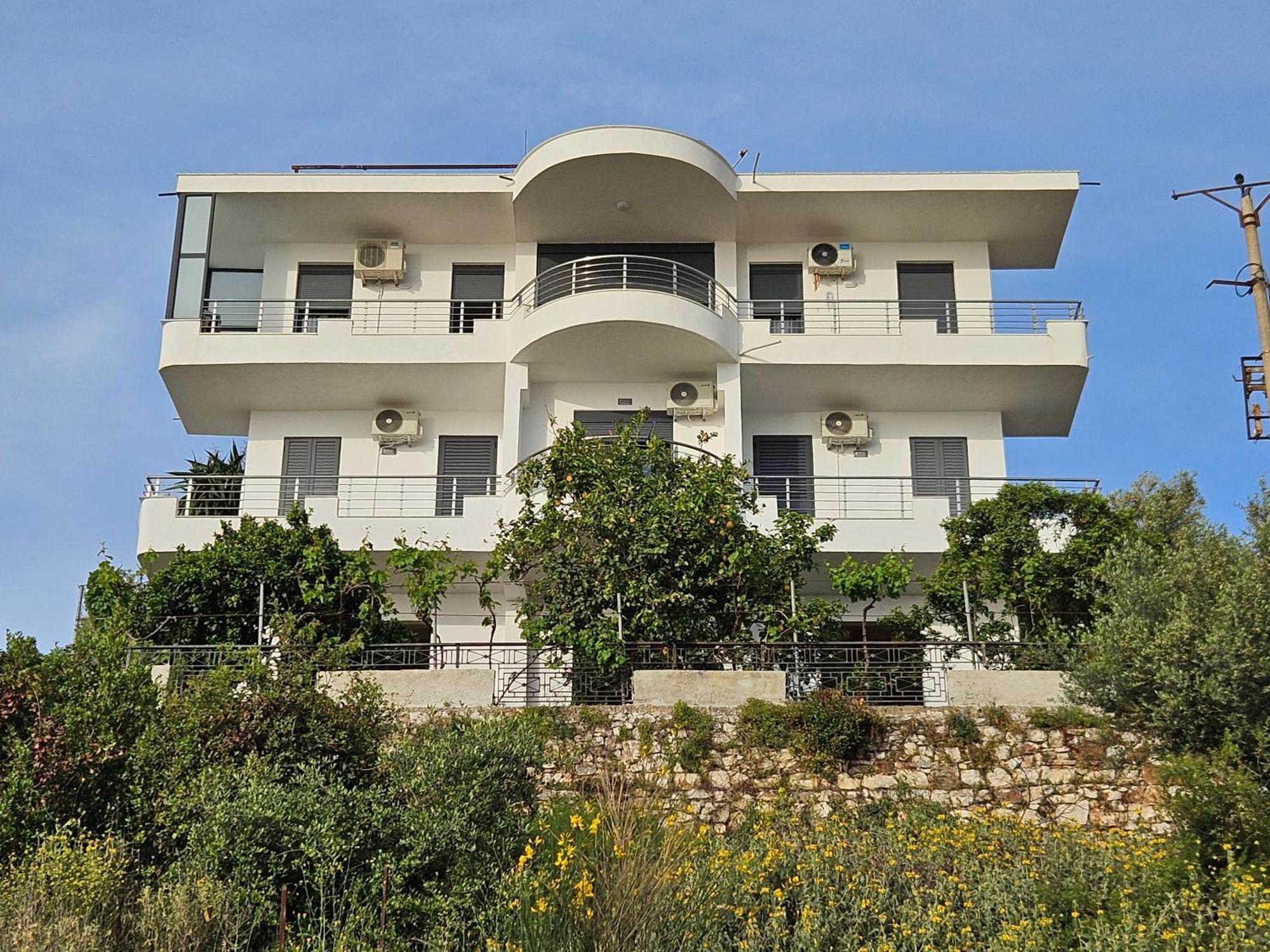 Nora'S Guesthouse ซารานเดอ ภายนอก รูปภาพ